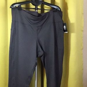 Plus size ideology workout pants nwt size 3X lot126 high rise side pockets NWT